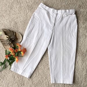 Westbound Essentials | White Capris